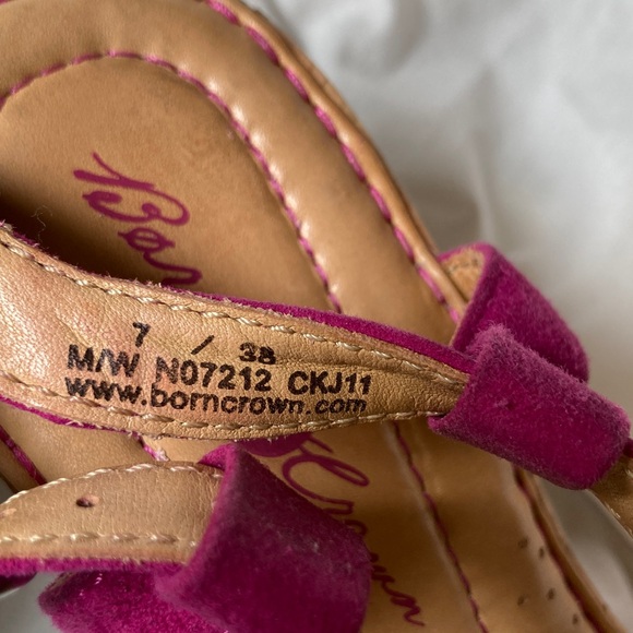 Born Crown magenta suede leather wedge sandals 7/48 just in time for Valentine’s - Picture 4 of 13